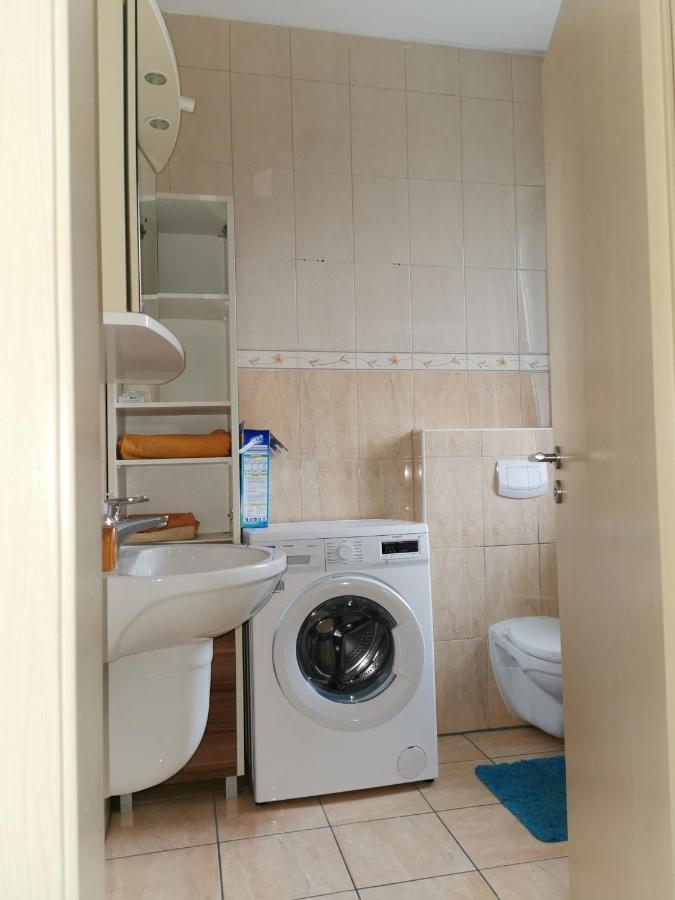 Zimmervermietung Aras *